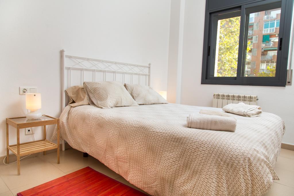 New & Sunny Apartment Barcelona Ngoại thất bức ảnh